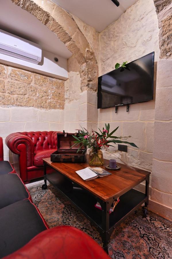 Il-Kastell - Not Only For Royals Ξενοδοχείο Victoria Εξωτερικό φωτογραφία